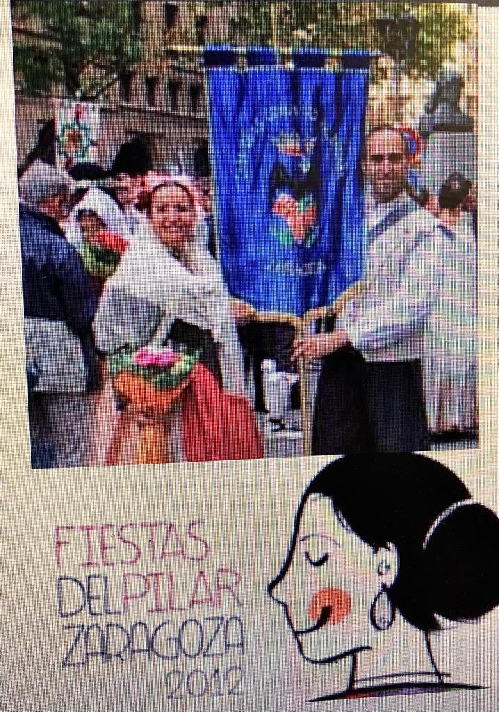 Todo un honor para esta valenciana, ofrendar a la Virgen del Pilar, junto al estandarte de la Casa de la Comunidad Valenciana en Zaragoza, un honor y un orgullo.